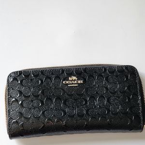 Coach zip around wallet GUC black patent signature